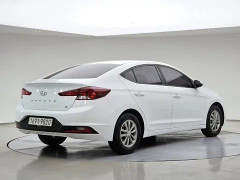 Hyundai Elantra (Avante)