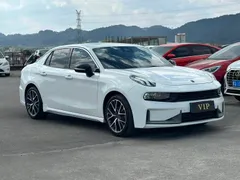 Lynk & Co 03