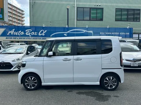 Honda N-BOX Custom