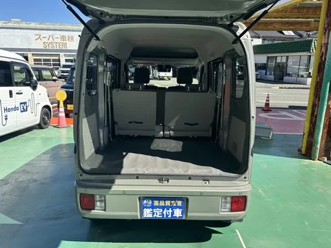 Nissan Clipper Van