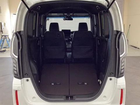 Honda N-BOX Custom
