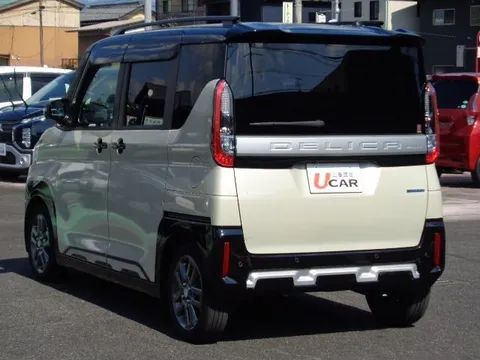 Mitsubishi Delica Mini