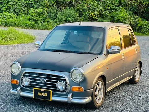Daihatsu Mira Gino