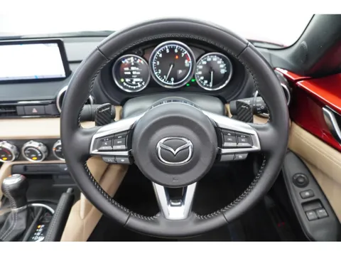Mazda MX-5 (Roadster)