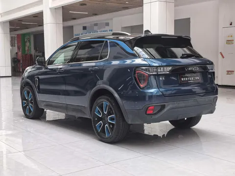 Lynk & Co 01