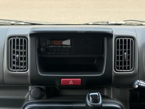 Mitsubishi Minicab Van