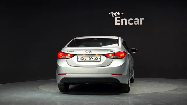 Hyundai Elantra (Avante)