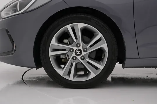 Hyundai Elantra (Avante)