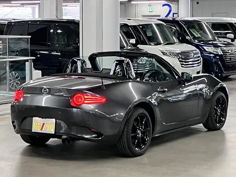 Mazda MX-5 (Roadster)