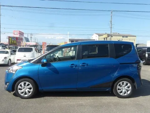 Toyota Sienta
