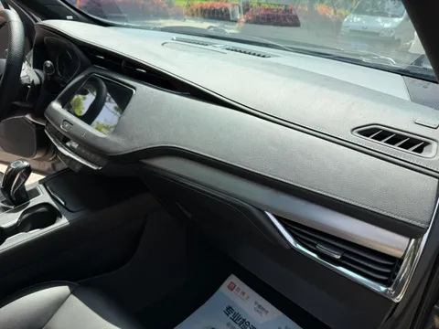Cadillac XT4