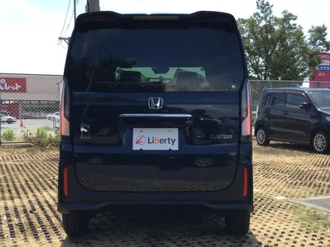 Honda N-BOX Custom