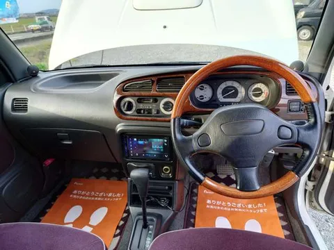 Daihatsu Mira Gino