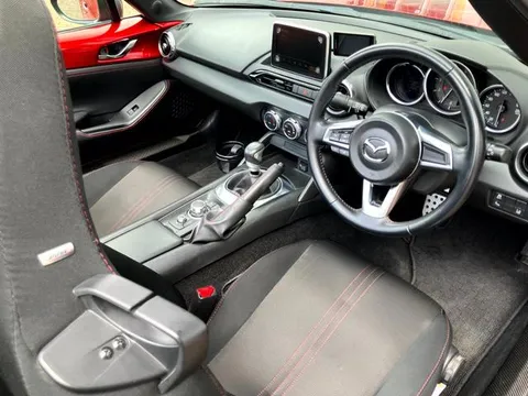 Mazda MX-5 (Roadster)