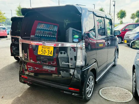 Honda N-BOX Custom