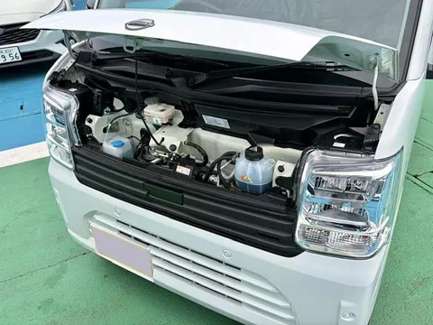Nissan Clipper Van