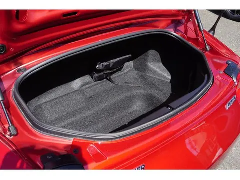 Mazda MX-5 (Roadster)