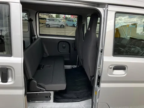 Nissan Clipper Van