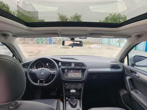 Volkswagen Tiguan L