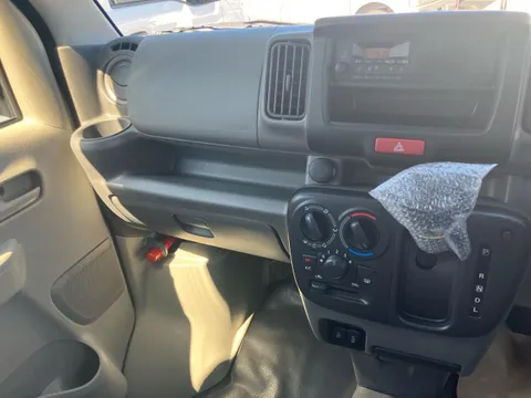 Mitsubishi Minicab Van