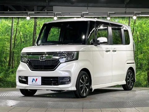 Honda N-BOX Custom