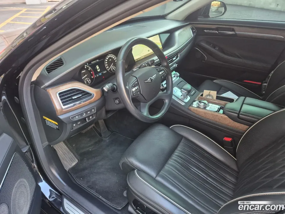 Genesis G90