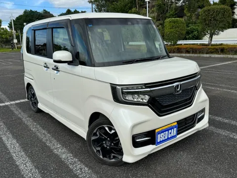 Honda N-BOX Custom
