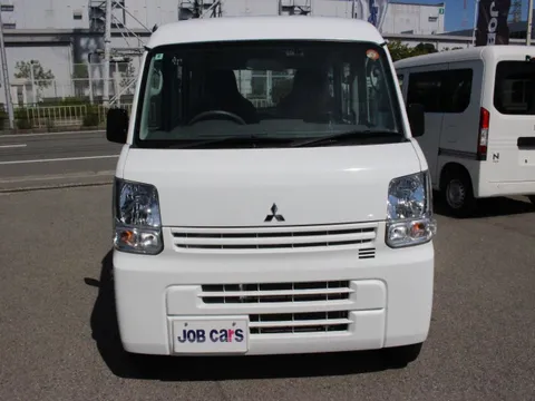 Mitsubishi Minicab Van