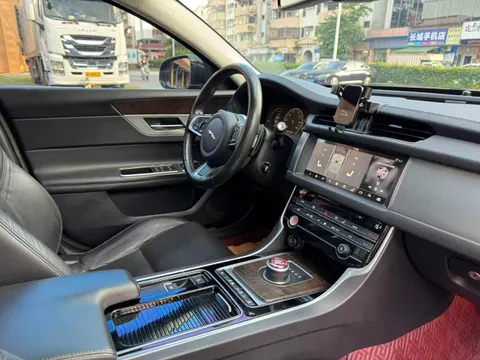 Jaguar XFL