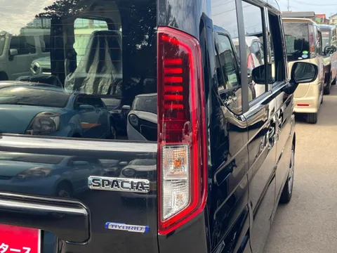 Suzuki Spacia