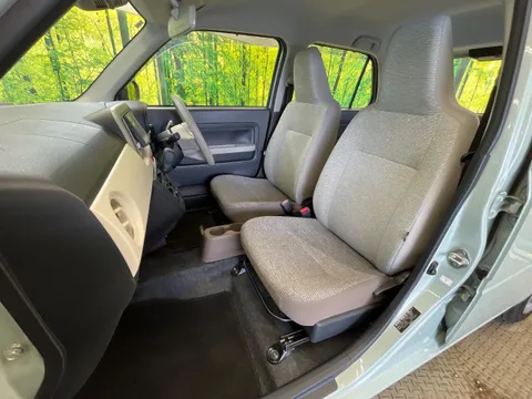 Daihatsu Mira Tocot