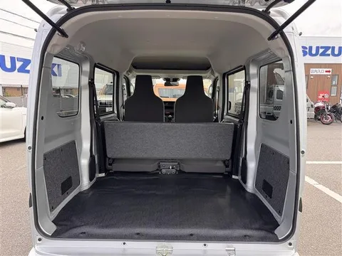 Nissan Clipper Van