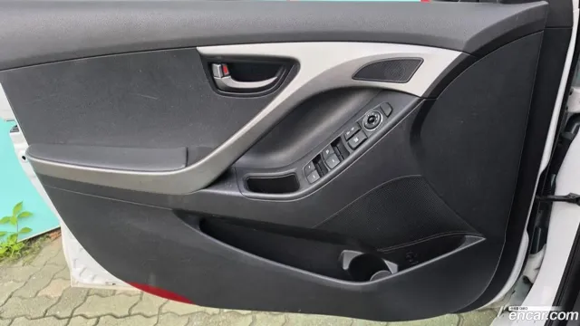 Hyundai Elantra (Avante)