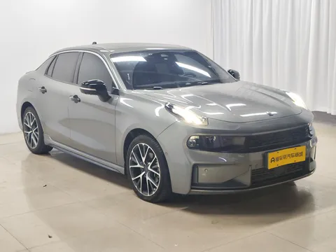 Lynk & Co 03