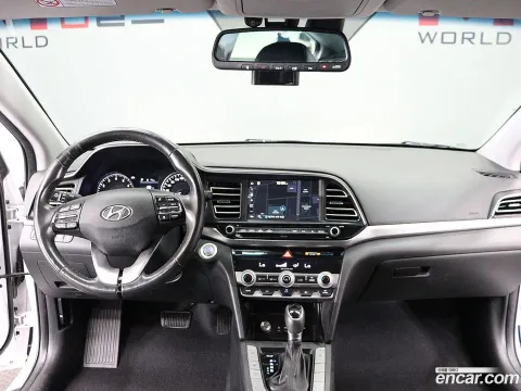 Hyundai Elantra (Avante)