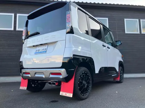 Mitsubishi Delica Mini