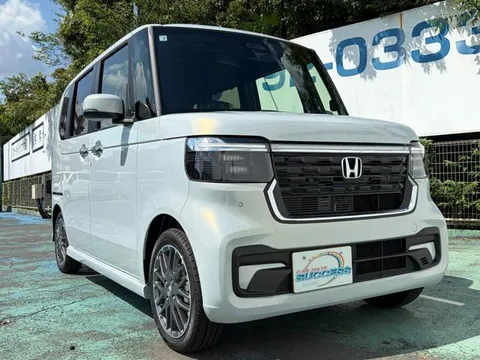 Honda N-BOX Custom