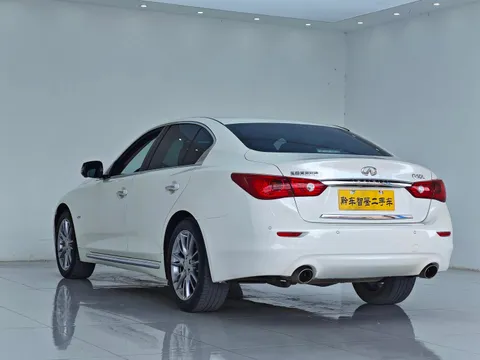 Infiniti Q50L