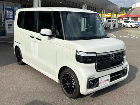 Honda N-BOX Custom