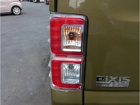 Toyota Pixis Mega
