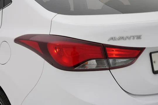 Hyundai Elantra (Avante)