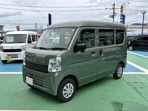 Nissan Clipper Van