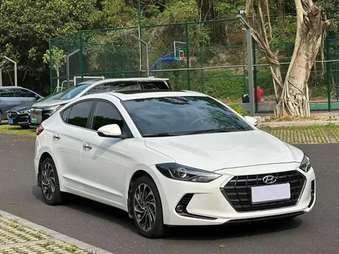 Hyundai Elantra (Avante)