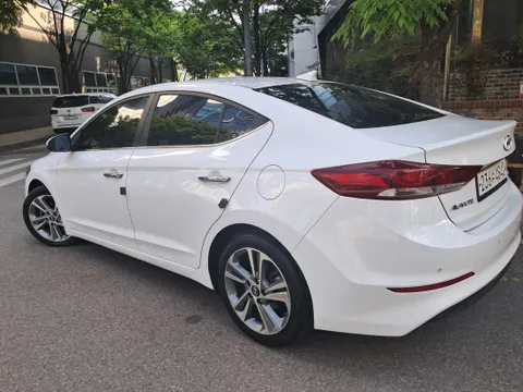Hyundai Elantra (Avante)