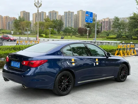 Infiniti Q50L