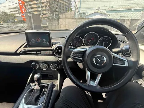 Mazda MX-5 (Roadster)