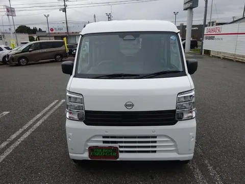 Nissan Clipper Van