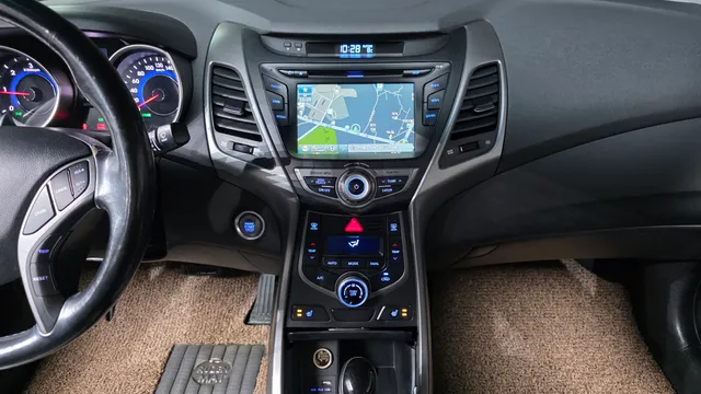 Hyundai Elantra (Avante)