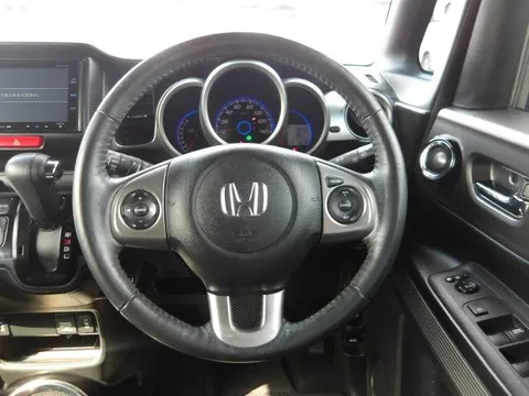 Honda N-BOX Slash