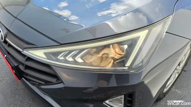 Hyundai Elantra (Avante)